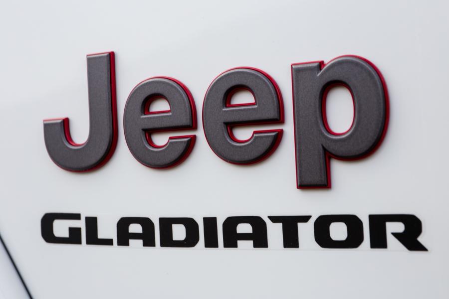 Логотип Jeep Gladiator Rubicon (JT) 2019 года  (EU) (фото 35 из 40)